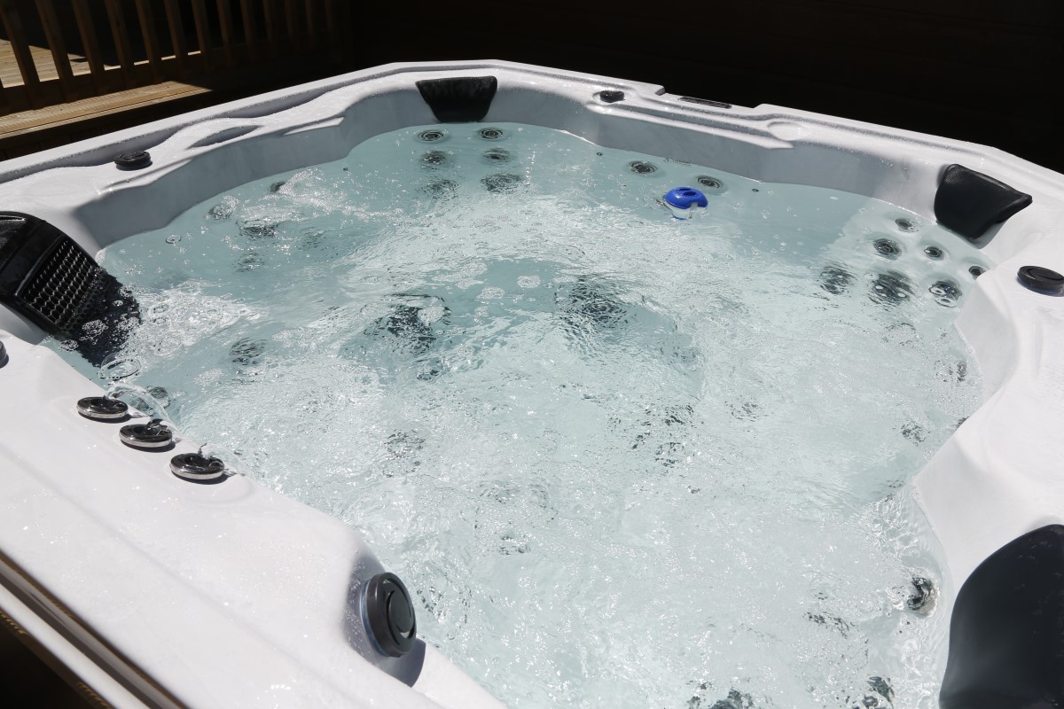 Ash Lodge Hot Tub
